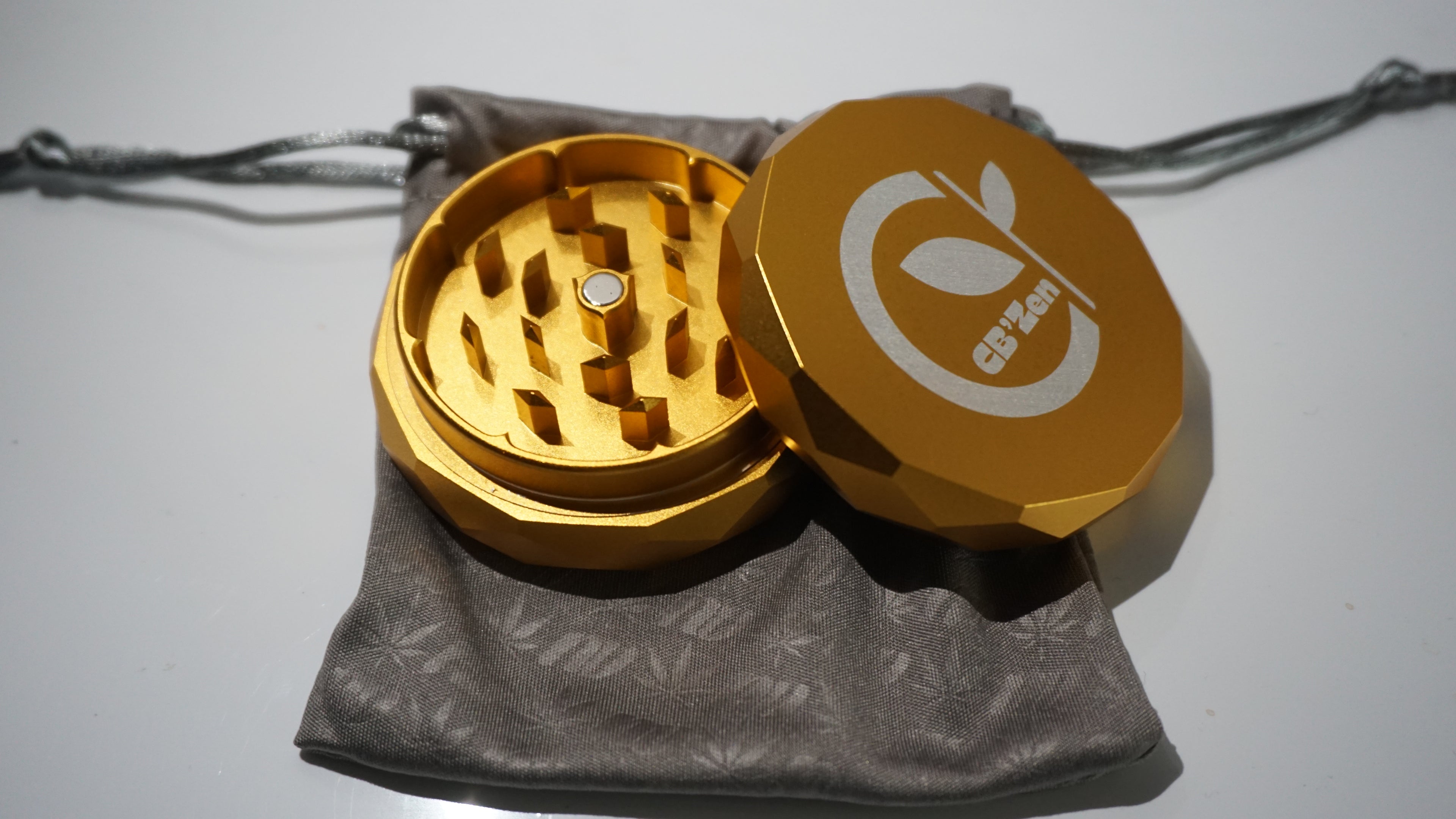 Grinder metallic deux pièces Doré