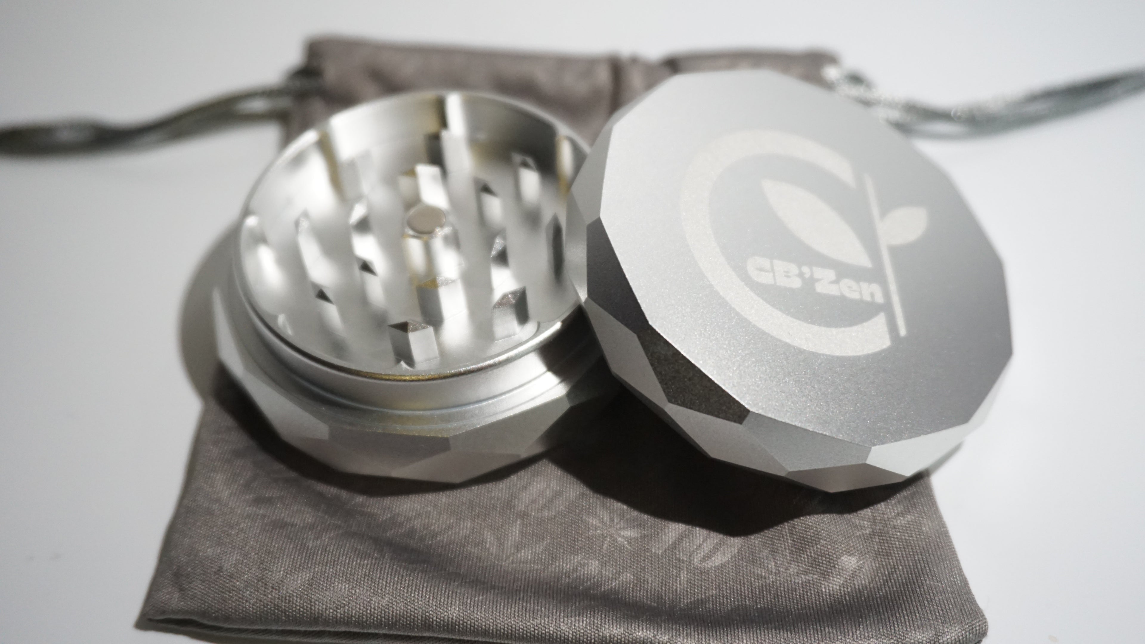 Grinder metallic deux pièces Argenté